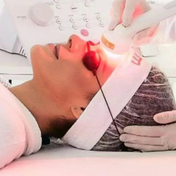 Beauty Steam Maxx Com Mesa Auxiliar